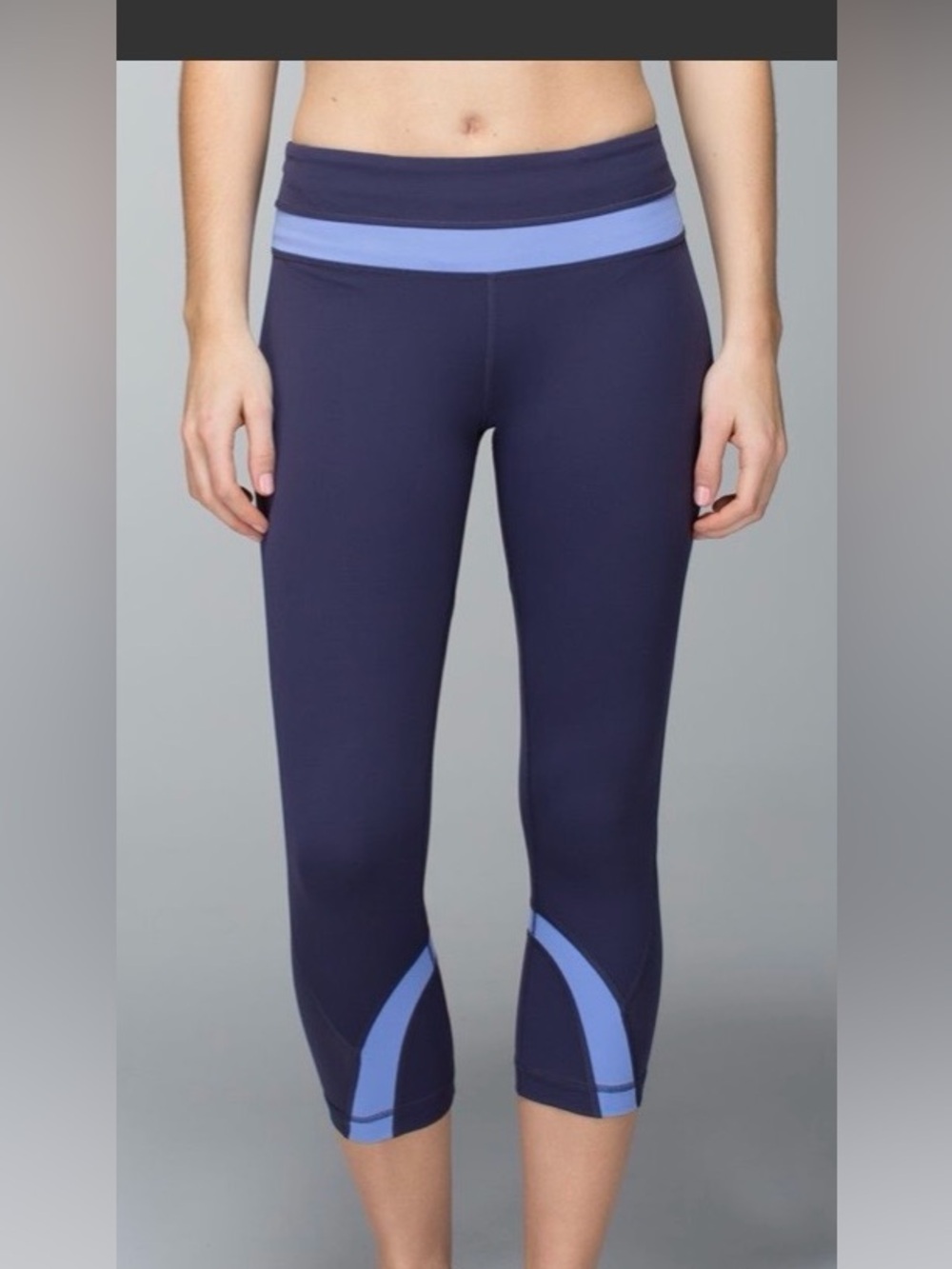 Lululemon Run: Inspire Crop II
Cadet Blue / Lullaby Size 6
